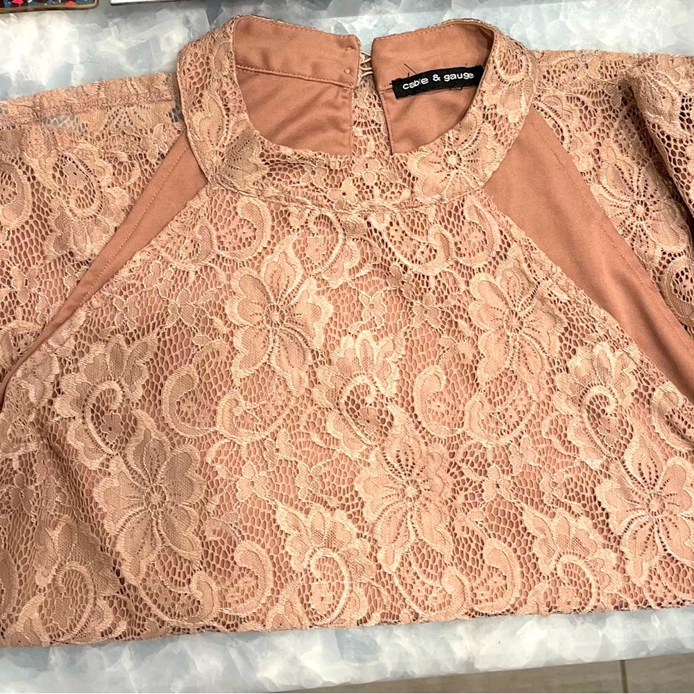 Stylish lace sleeveless top size L